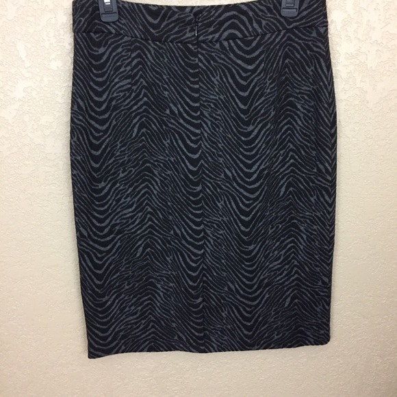 SALE
 Calvin Klein Animal Print Pencil SkirtG11 - Picture 3 of 6